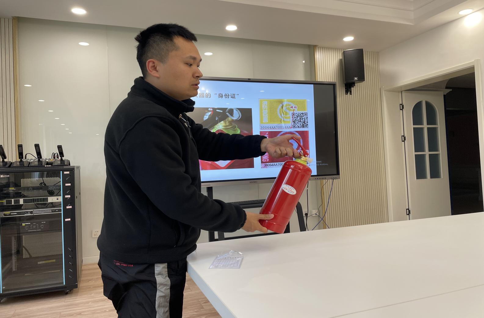 消防安全培训新闻4.27_html_m14f9fbe6.jpg