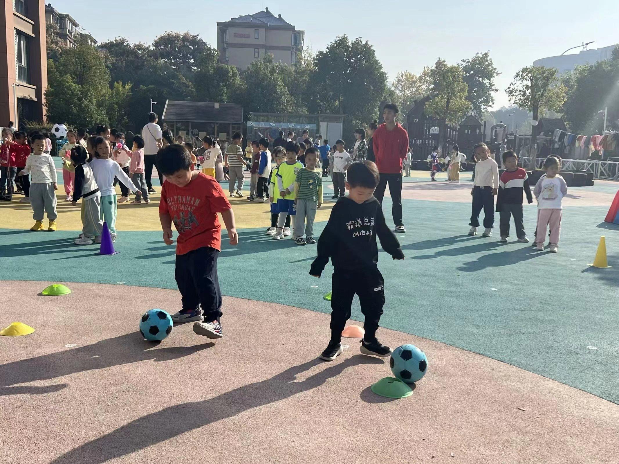 尧辰园每周足球活动掠影_html_m414077df.jpg