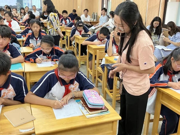 数学组教研_html_29b55b68.jpg