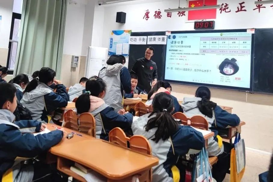 新建 DOCX 文档_html_51efb94e.jpg