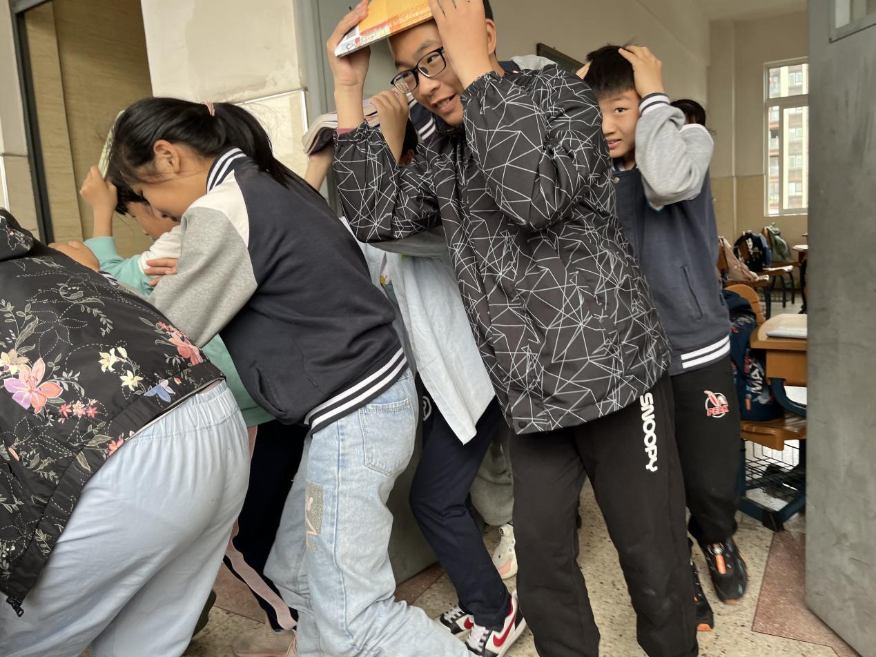 23.5月地震演练新闻稿_html_38c6916b.jpg