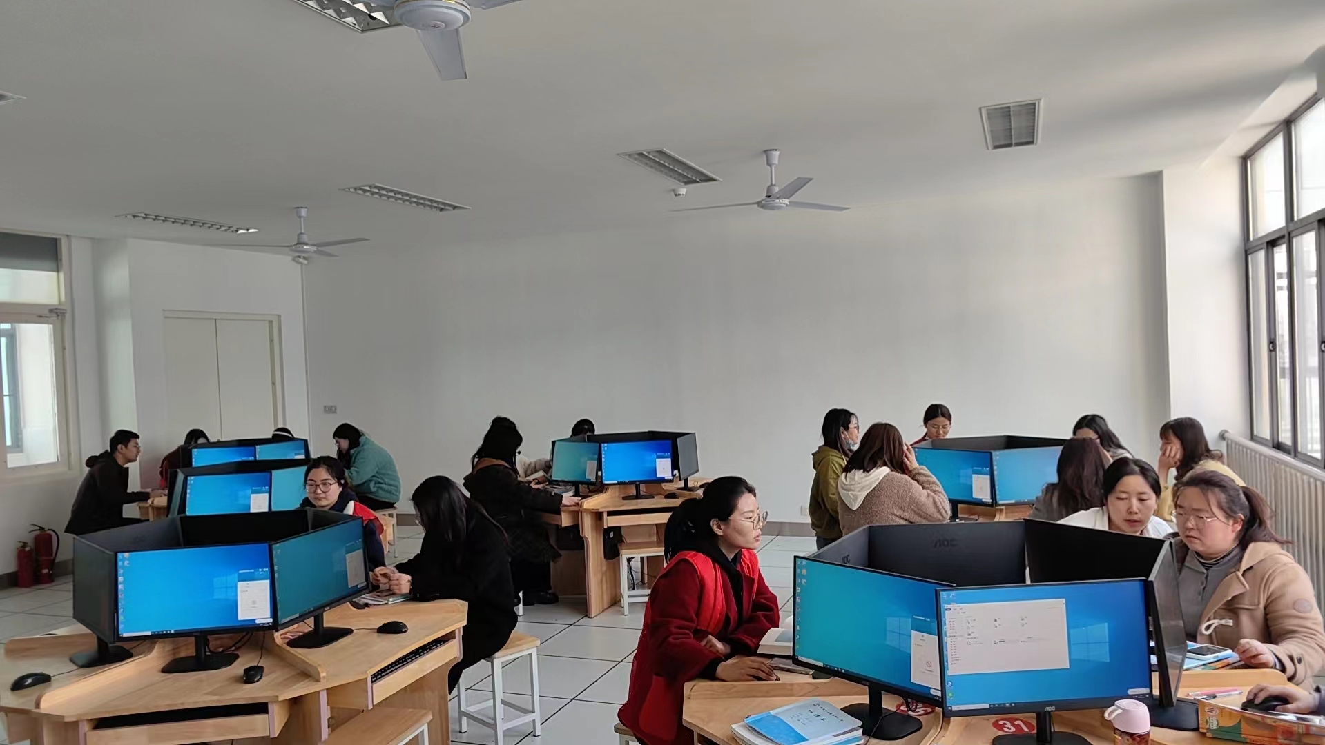 【正学丁三·教学】集体备课谋实效 全力抒写奋进篇——南京市丁家庄第三小学语文组集体备课活动侧记_html_654e9159.jpg
