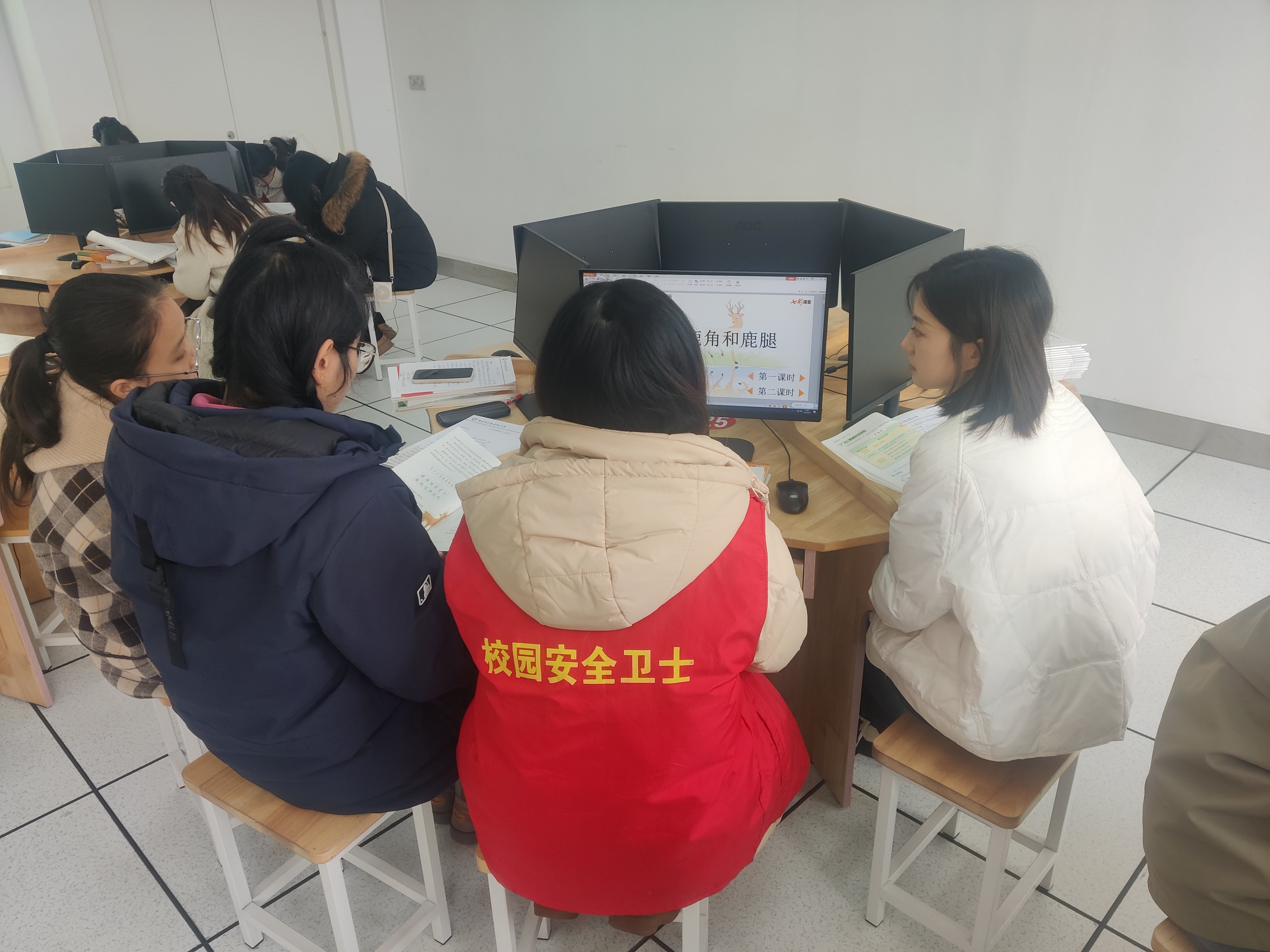 【正学丁三·教学】“聚集体智慧，备精彩课堂”南京市丁家庄第三小学语文组集体备课活动侧记_html_59e76990.jpg