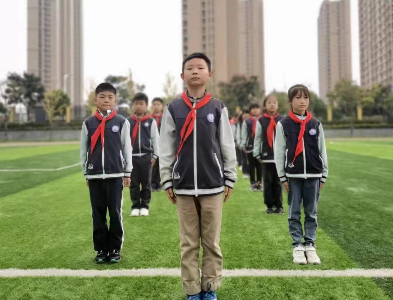 好习惯伴我成长——“队形队列比赛”训练进行时_html_m73d16538.jpg