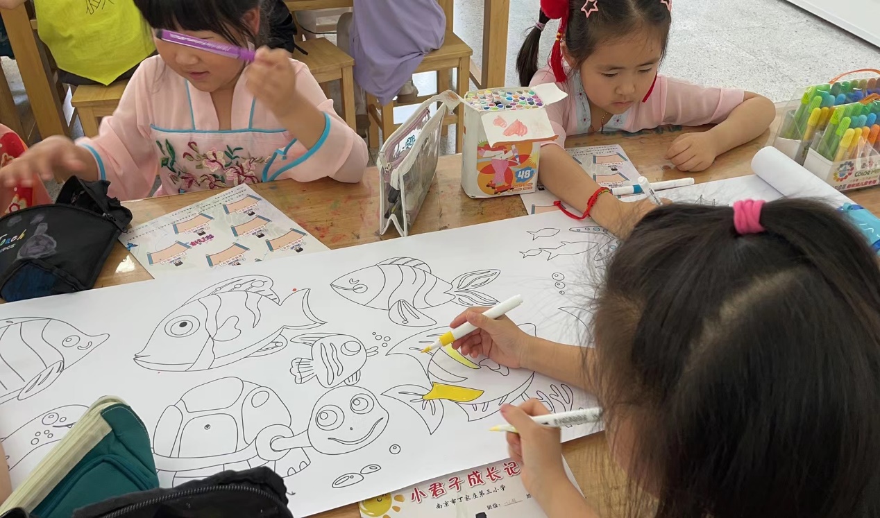 无纸化测评丁三小学活动侧记(新)_html_5cc7f665.jpg