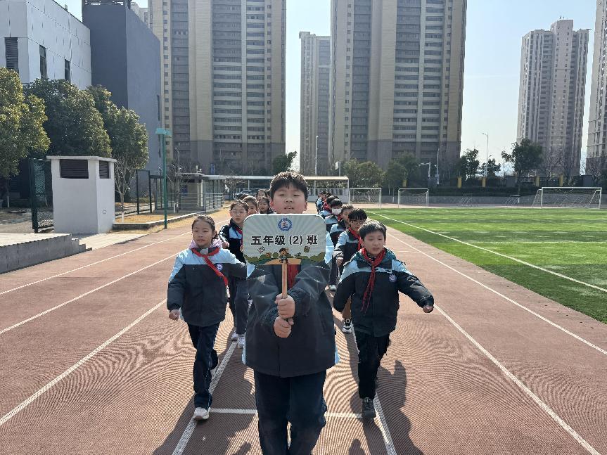【正学丁三· 教学】阳光大课间，活力满校园(3)_html_2c1ae31a.jpg