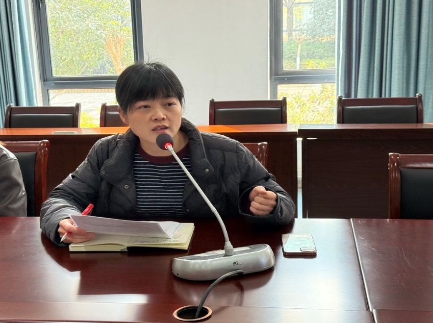 班主任例会报道(1)_html_m3dec9d0d.jpg