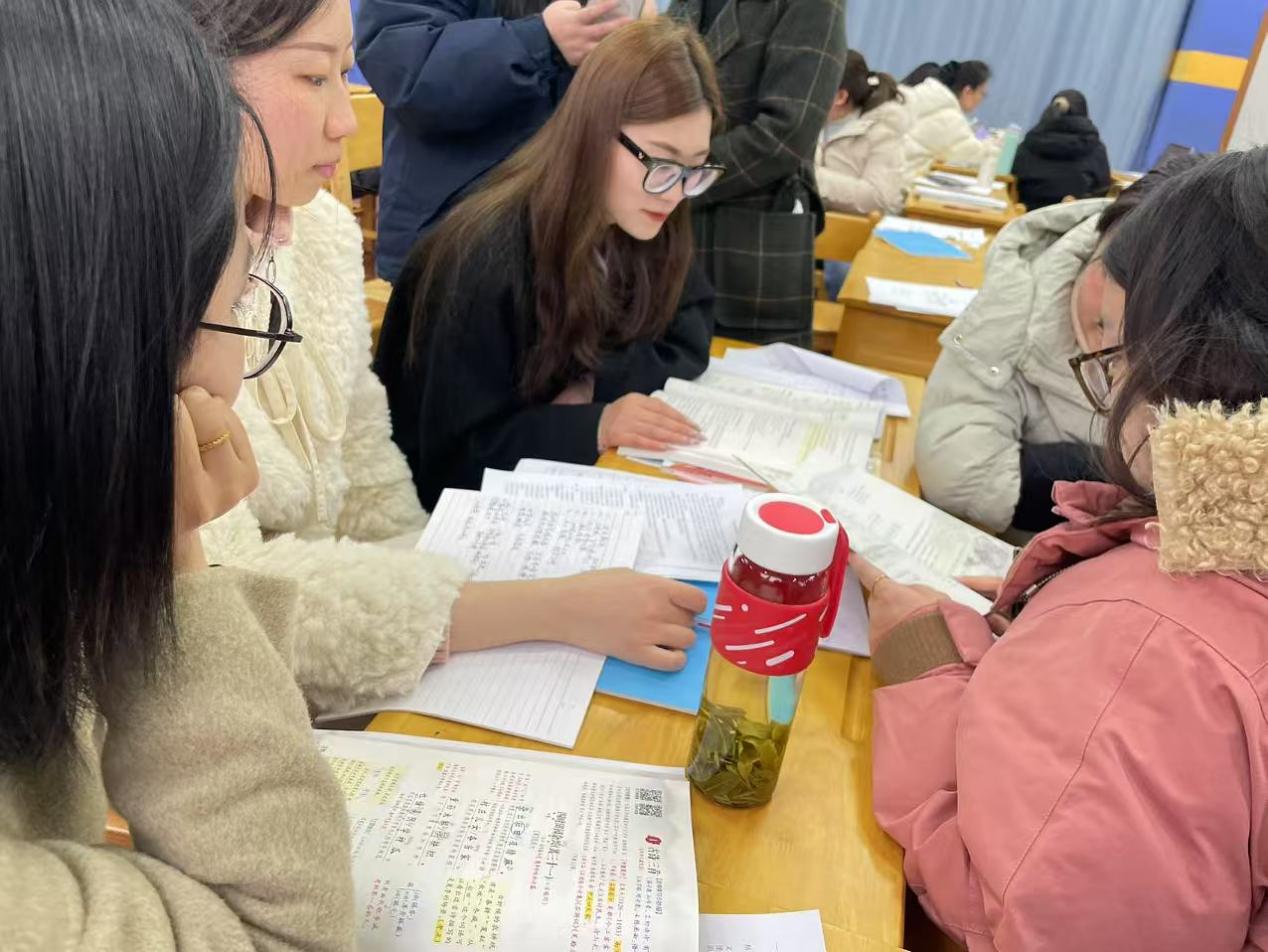 【正学丁三·教学】“备课聚合力,起航新学期”——南京市丁家庄第三小学语文组第一次集体备课活动记录(1)_html_ma9ae752.jpg