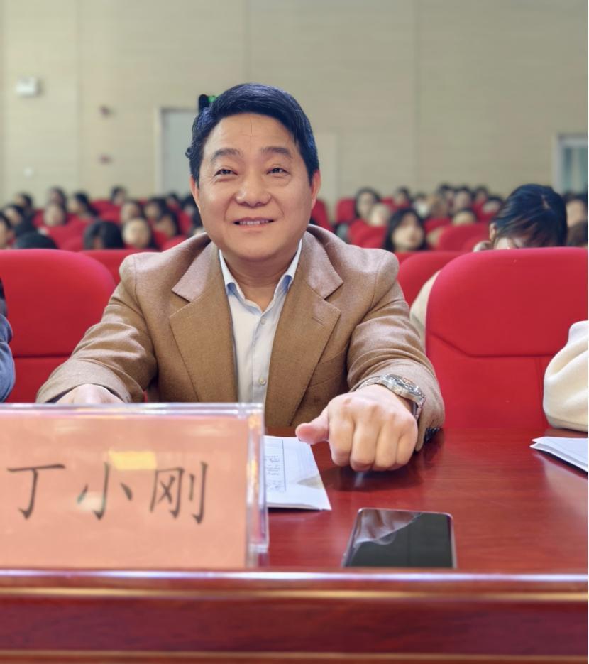 【正学丁三·教学】“本·真英语”教学主张实践——暨李巧玲名师工作室送教活动报道(1)_html_m67b0f34.jpg