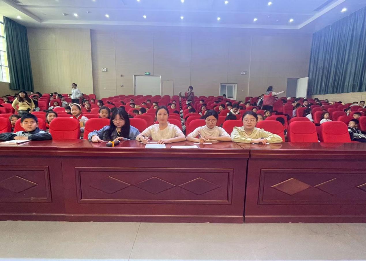 【正学丁三·教学】童声诵童趣，朗读伴我行——南京市丁家庄第三小学低段朗诵比赛活动_html_m1270cfd6.jpg