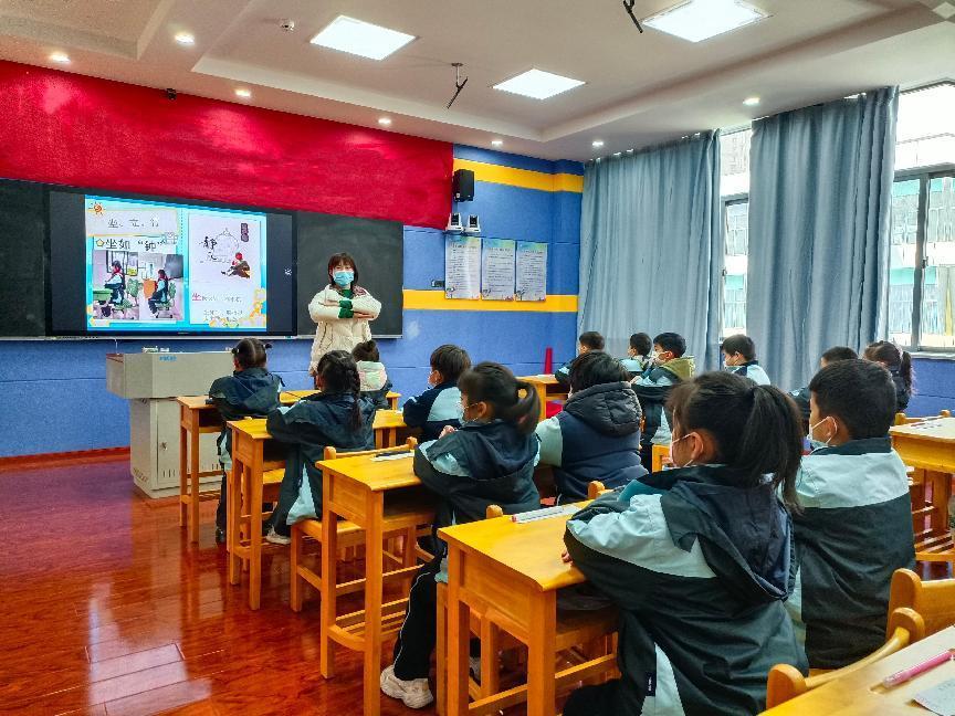【正学丁三·教学】坐立行，促常规，养习惯——丁家庄第三小学体育组校本主题研修活动（三）_html_267d1462.jpg