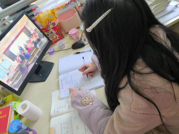 12日 整本书阅读的行与思_html_m8c3c0cb.jpg