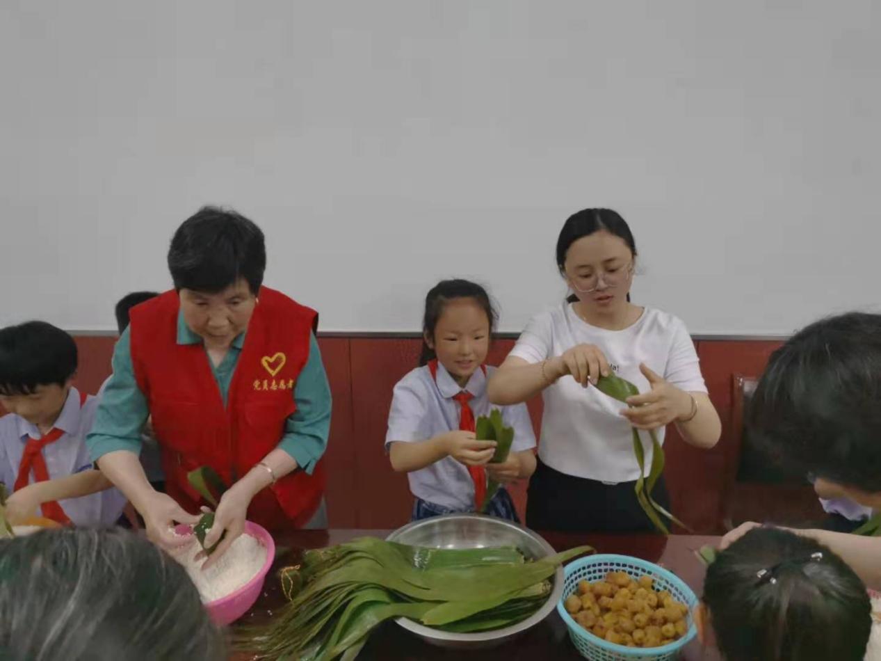 【正学丁三】浓情端午 香飘满园_html_e59f5f9.jpg