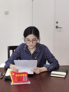 【正学丁三】学条例，见行动——中共南京市丁家庄第三小学党支部学习《中华人民共和国监察法实施条例》侧记_html_m3d923600.jpg