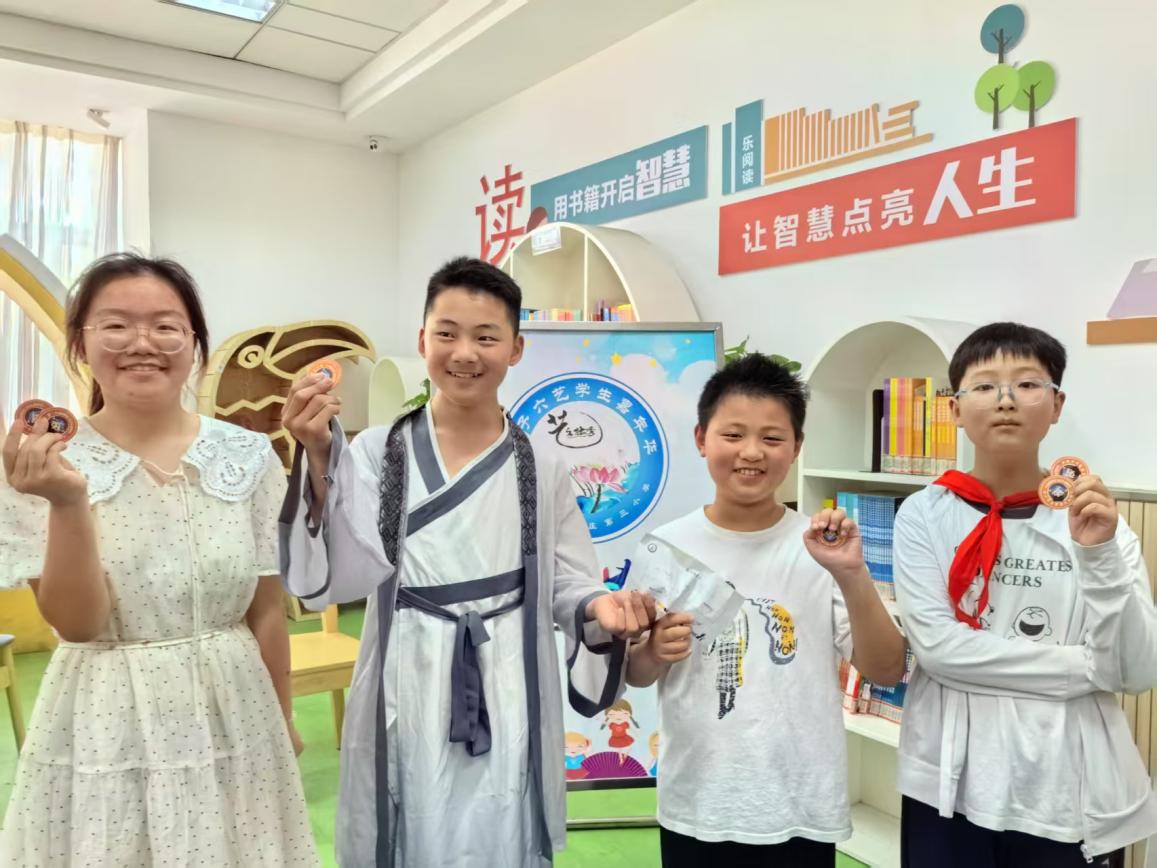 第五届“艺之独秀”嘉年华“数苑”展示活动侧记(1)_html_1e4f2e7.jpg