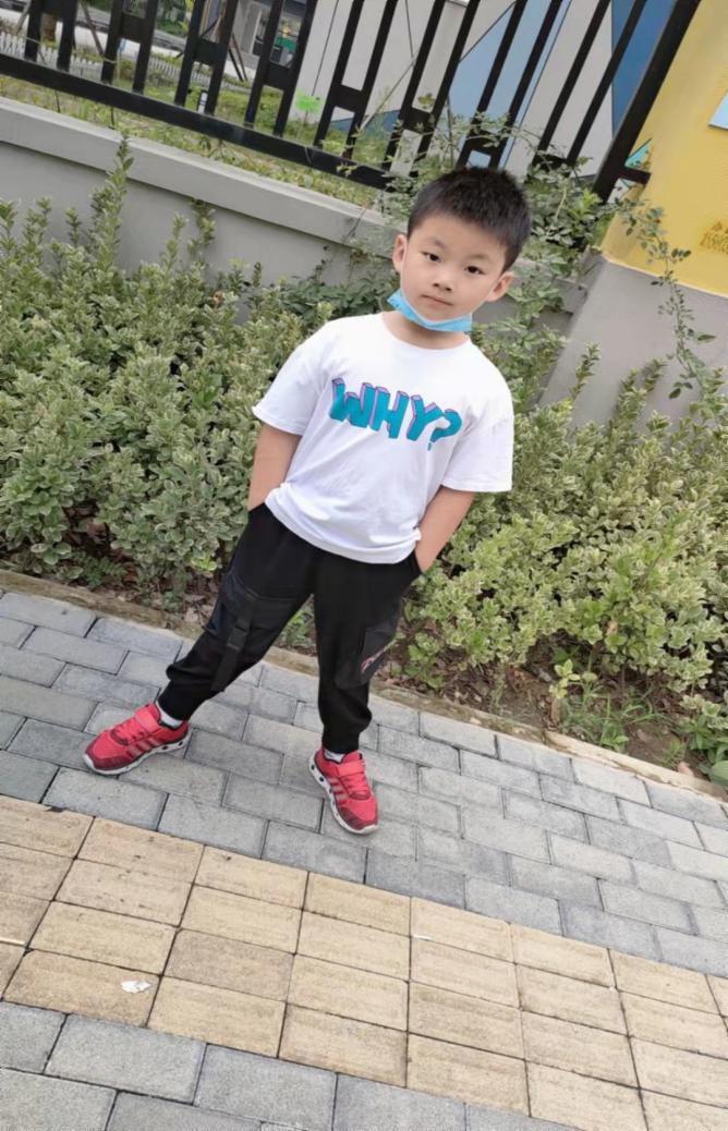 十月份 每月之星_html_m756c8c06.jpg