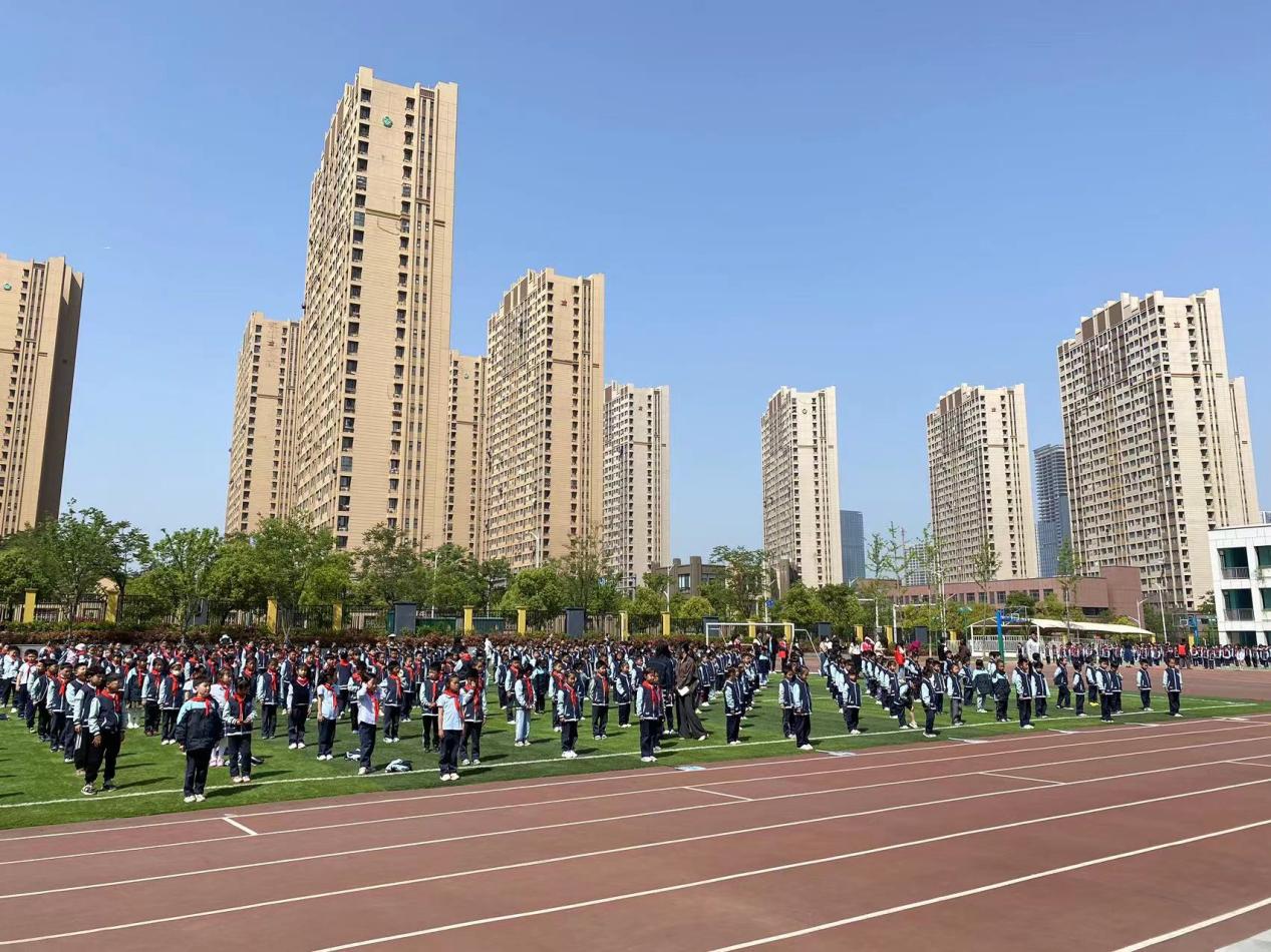 【正学丁三】春色恰如许，读书正当时——南京市丁家庄第三小学第十一周世界读书日主题升旗仪式侧记_html_m299c0450.jpg