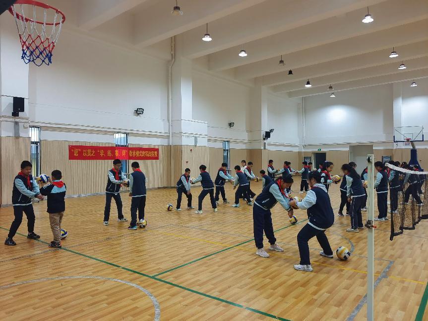 【正学丁三·教学】激情澎“排”垫出精彩—丁家庄第三小学体育组校本主题研修活动（一）_html_m7279259a.jpg
