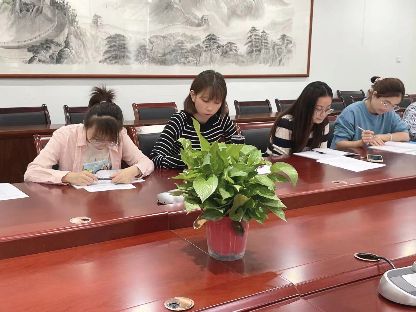 课堂展风采，教研促成长_html_4bca11cc.jpg