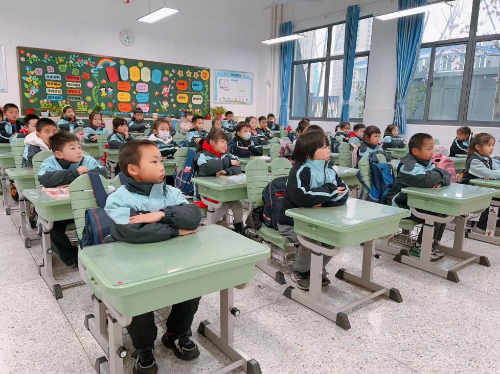 【正学丁三】不学礼无以立——南京市丁家庄第三小学礼仪主题班会1_html_m1a383244.jpg