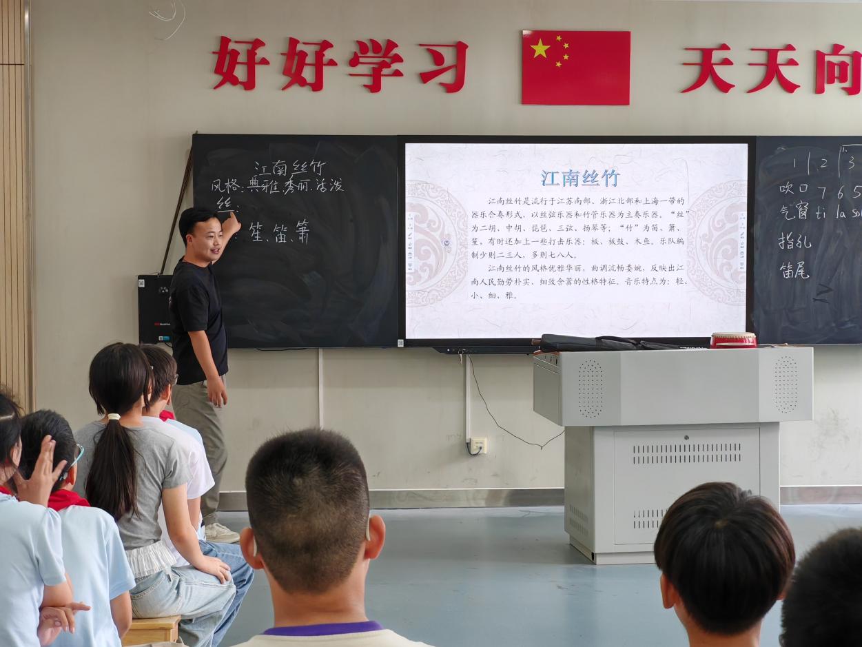 伏阳《欢乐歌》新闻稿_html_m4909518e.jpg