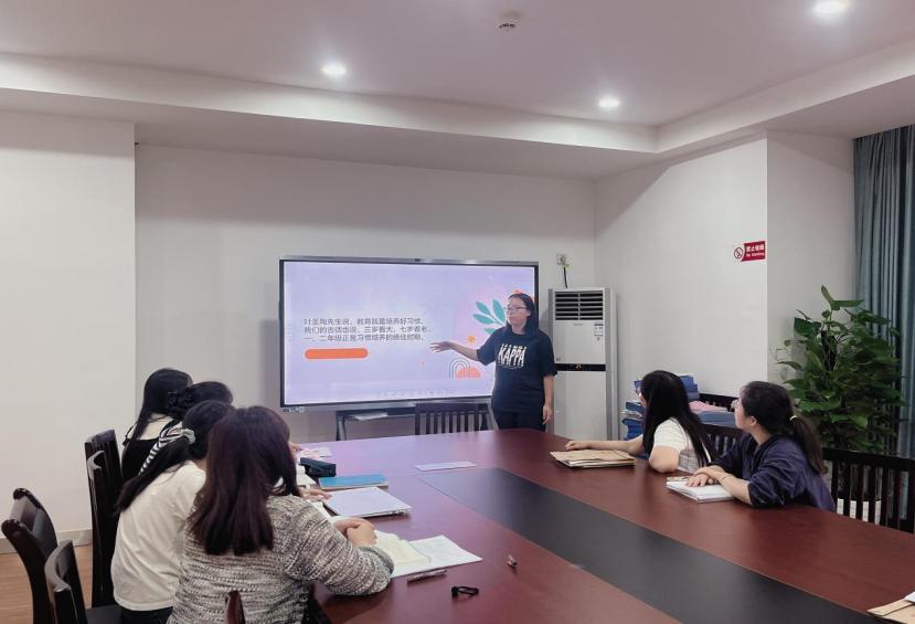 【正学丁三·教学】善研善教，勤思笃行——南京市丁家庄第三小学语文组低年段集体备课活动侧记(1)_html_38c840c4.jpg