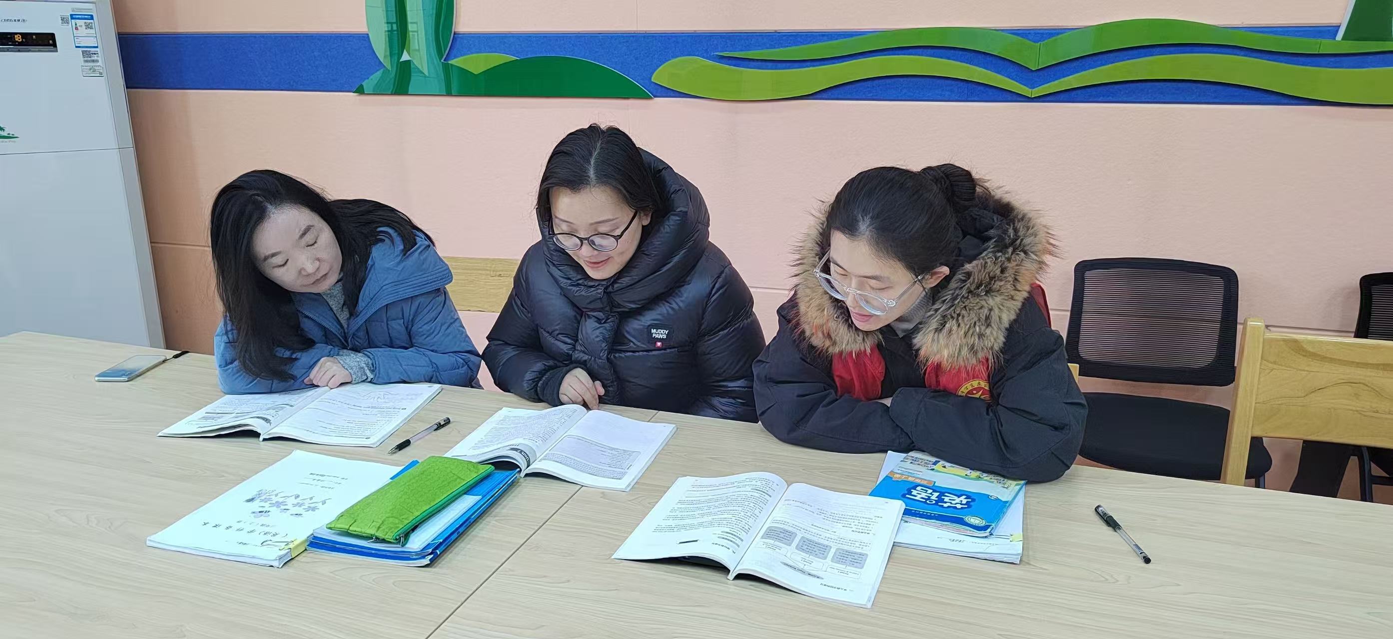 【正学丁三•教学】携手共研，全力以“复”——英语组集体备课活动报道_html_m1783aa7b.jpg