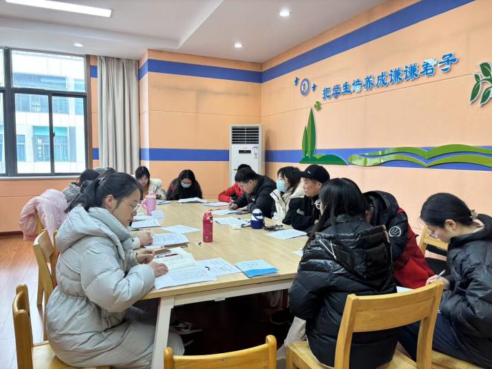 【正学丁三·教学】研续期末路 复启新篇章 ——丁家庄第三小学数学组第十六周教研活动侧记(1)(1)_html_dd74d02.jpg