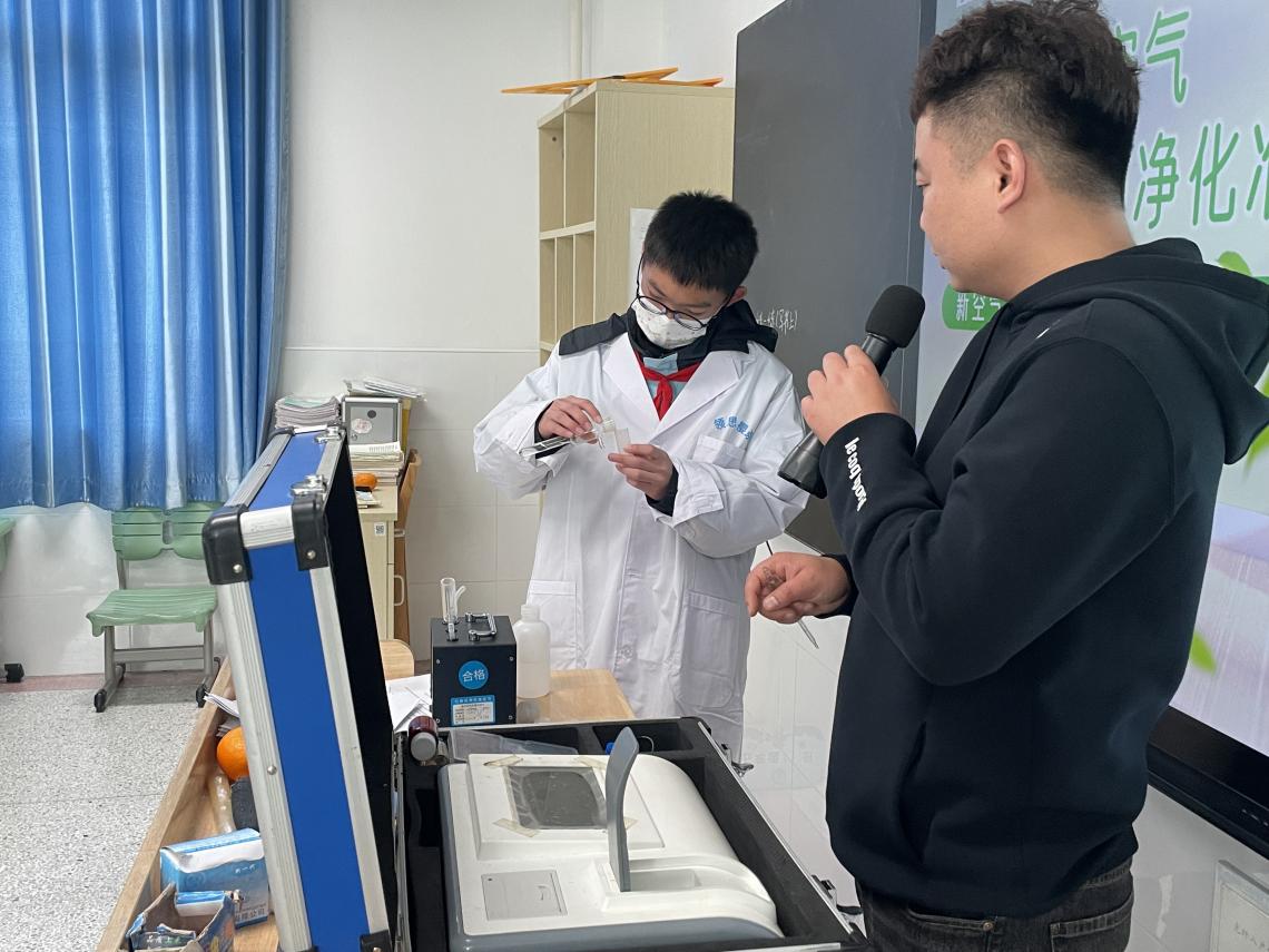 能人家长进课堂——空气净化_html_m47fce8cb.jpg