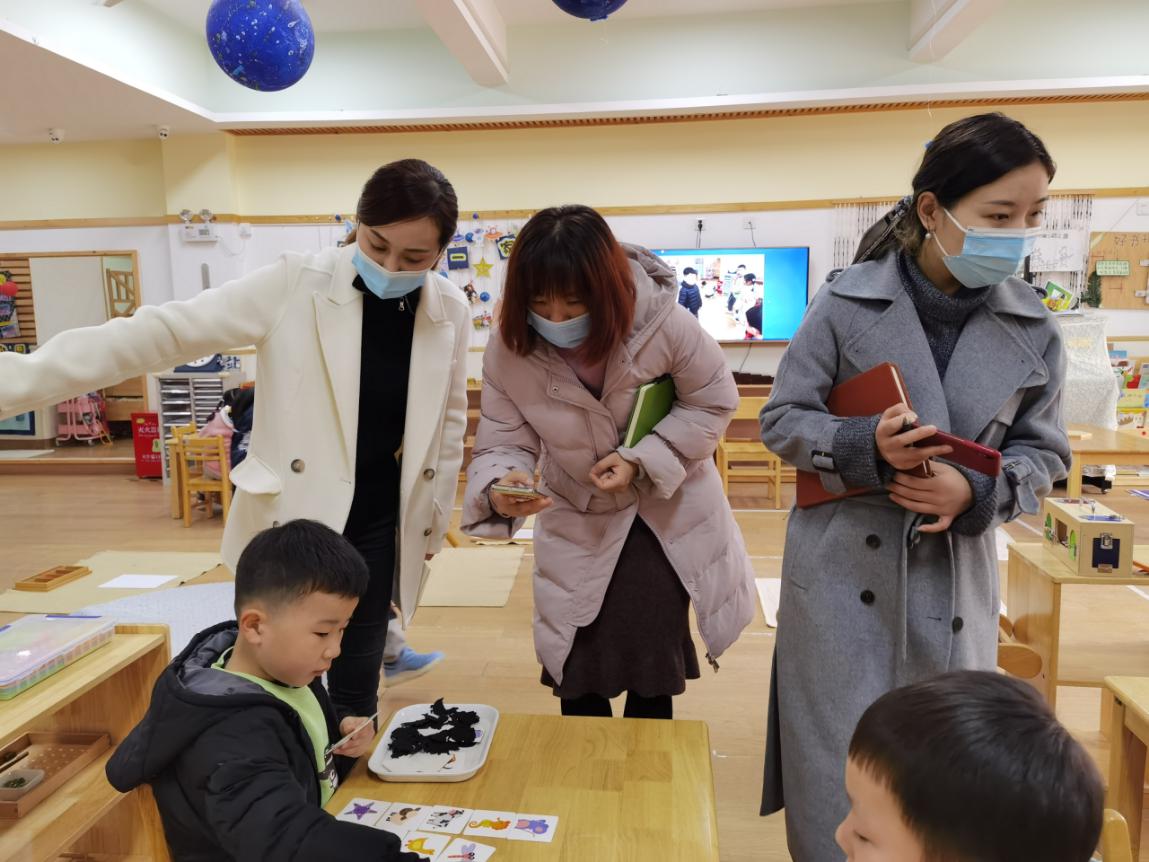 2021.3.21 黄园园 区后备干部跟岗新闻稿(1)_html_m4bdef981.jpg