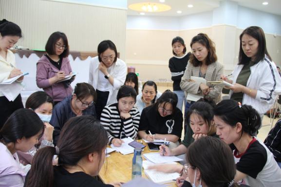 【栖霞版本】携手同行 共赴成长(1)_html_12a2325b.jpg