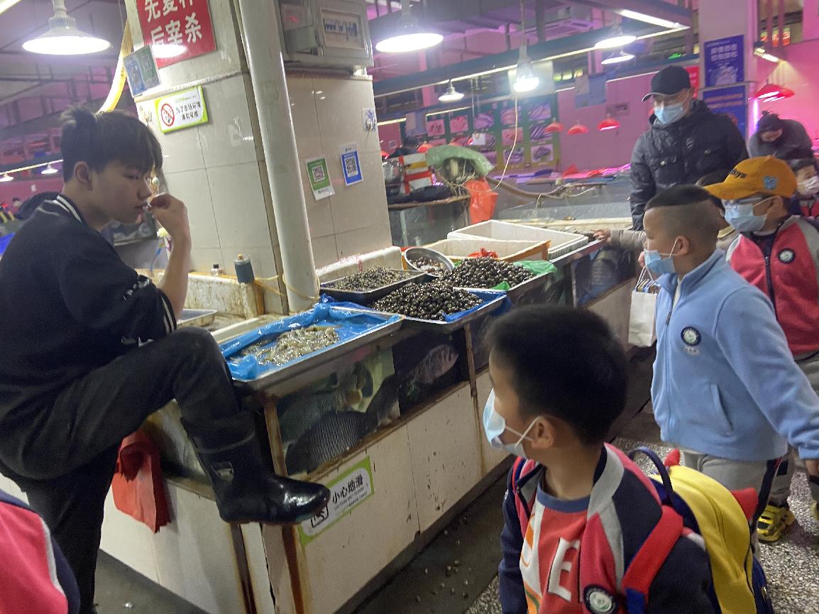 生命迈幼，社会实践活动——逛菜场_html_111d709a.jpg