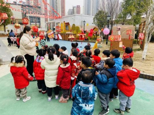 【生命迈幼  花样童年】金虎灯火迎佳节  汤圆露白闹元宵——迈幼三分园元宵节活动_html_me9073f7.jpg