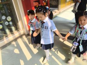 2024.9.2李梦娇【生命迈幼·童年畅玩】秋光为序，礼遇成长——记迈幼瑜憬湾分园2024年开学典礼活动_html_m3e74cea3.jpg