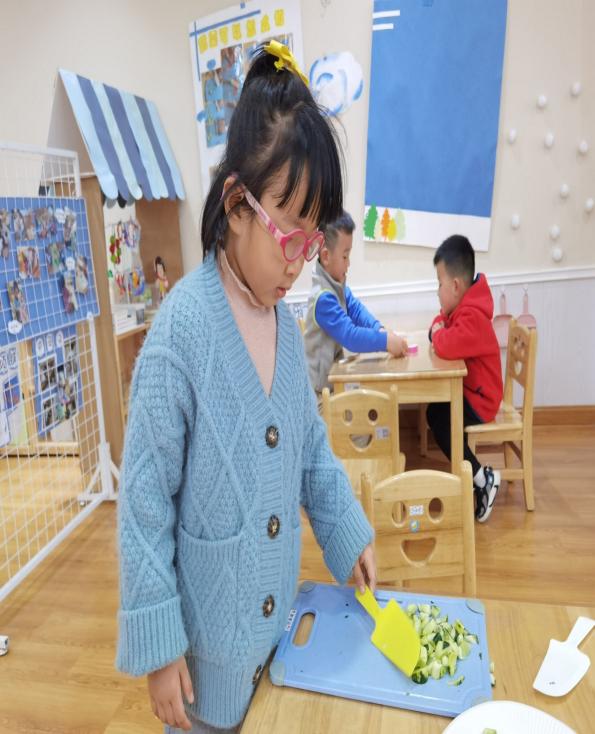 劳动最光荣（鲁苏婉）(1)_html_m3682cc7d.jpg