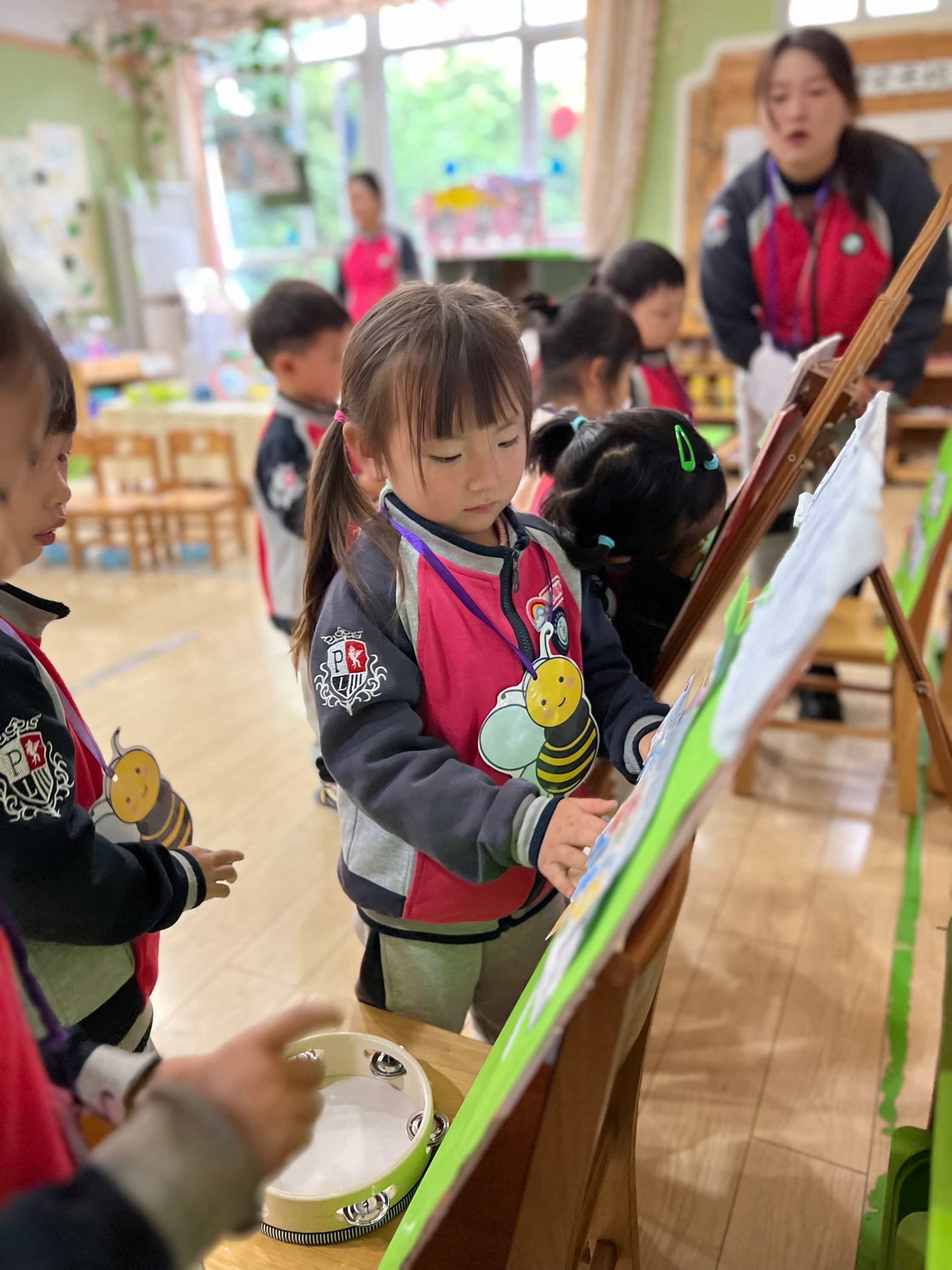 生命迈幼·校园新闻】“伴”日有约，“游”见精彩——迈幼一园小班家长开放日 (2)(1)(1)_html_m722564bd.jpg