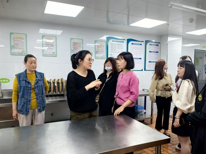 【生命迈幼卫生保健】“食”全“食”美，健康相伴——记迈幼嘉誉山园膳食委员会_html_m4d49a4de.jpg