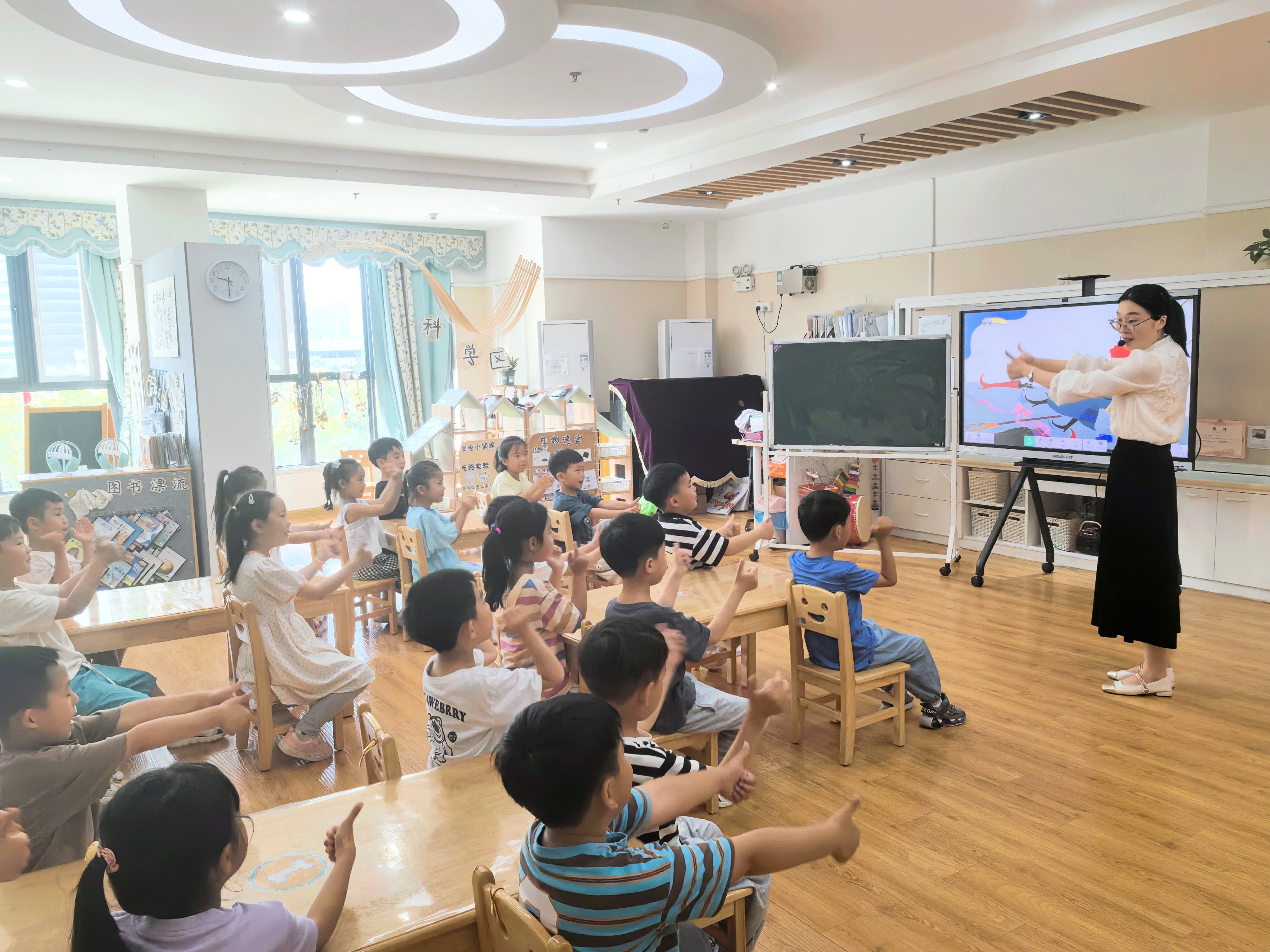 【生命迈幼】家长进课堂 智绘助成长——记迈幼三分园大三班家长进校园活动_html_3e31a76d.jpg