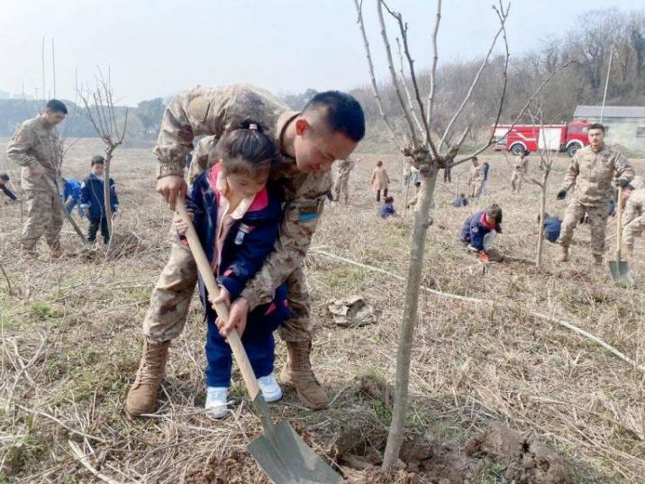 2024.5.20迈幼三园儿童诗第二期报道周丽_html_m5a32fb20.jpg