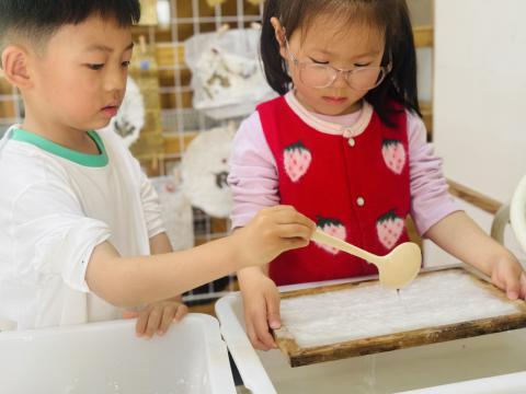 【生命迈幼·童年畅玩】趣玩春天，留住我的春天_html_661ebfd0.jpg