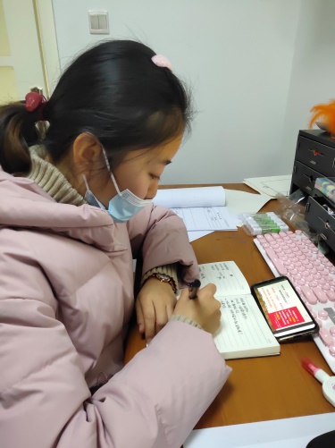 新闻稿_html_m279e114.jpg