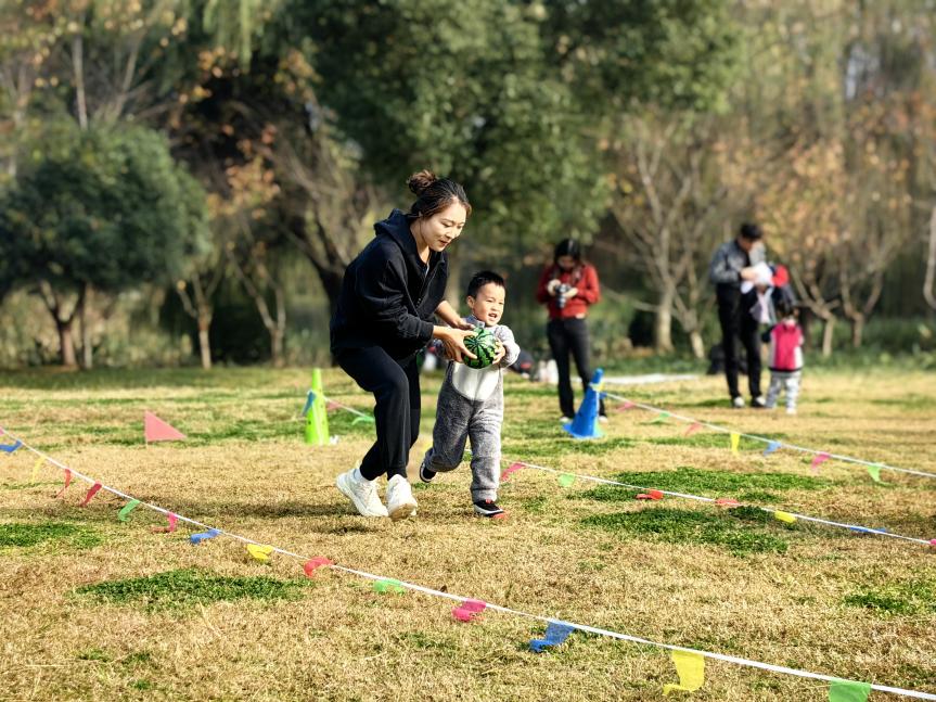 绘本节 亲子运动会 新闻稿 _html_m1e6d9f4e.jpg