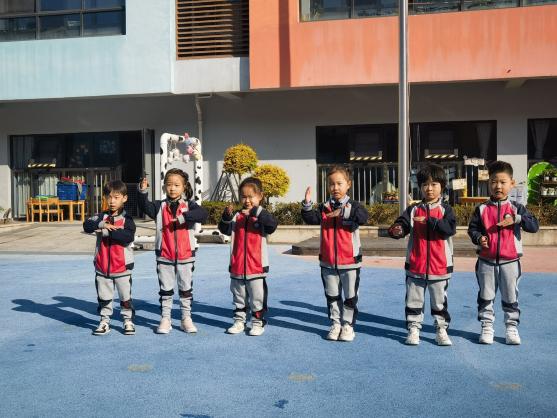 2023.10.23王智伟 【生命迈幼·校园新闻】一、时光不老—九九念孝(1)_html_m41673544.jpg