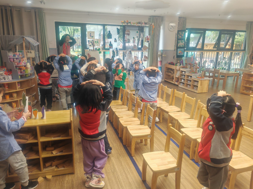 【生命迈幼·安全第一】应急逃生 临危不乱_html_30b650e4.png