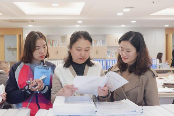 【生命迈幼 校园新闻】凝心聚力创省优 奋楫笃行促发展_html_196ab231.jpg