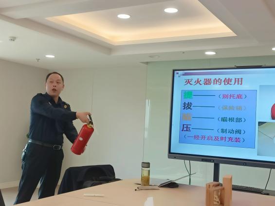 【生命迈幼&middot;安全第一】消防“零”距离，安全记心中.新闻稿修改  (1)_html_m1a8445f4.jpg