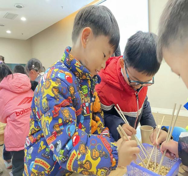 8.【生命迈幼&middot;卫生保健】生活小能手 自理我最棒--幼儿自理能力评比_html_55ad454.jpg