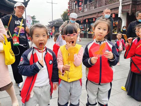 2021.10.22 夫子庙活动(1)已修改_html_19ea5beb.jpg