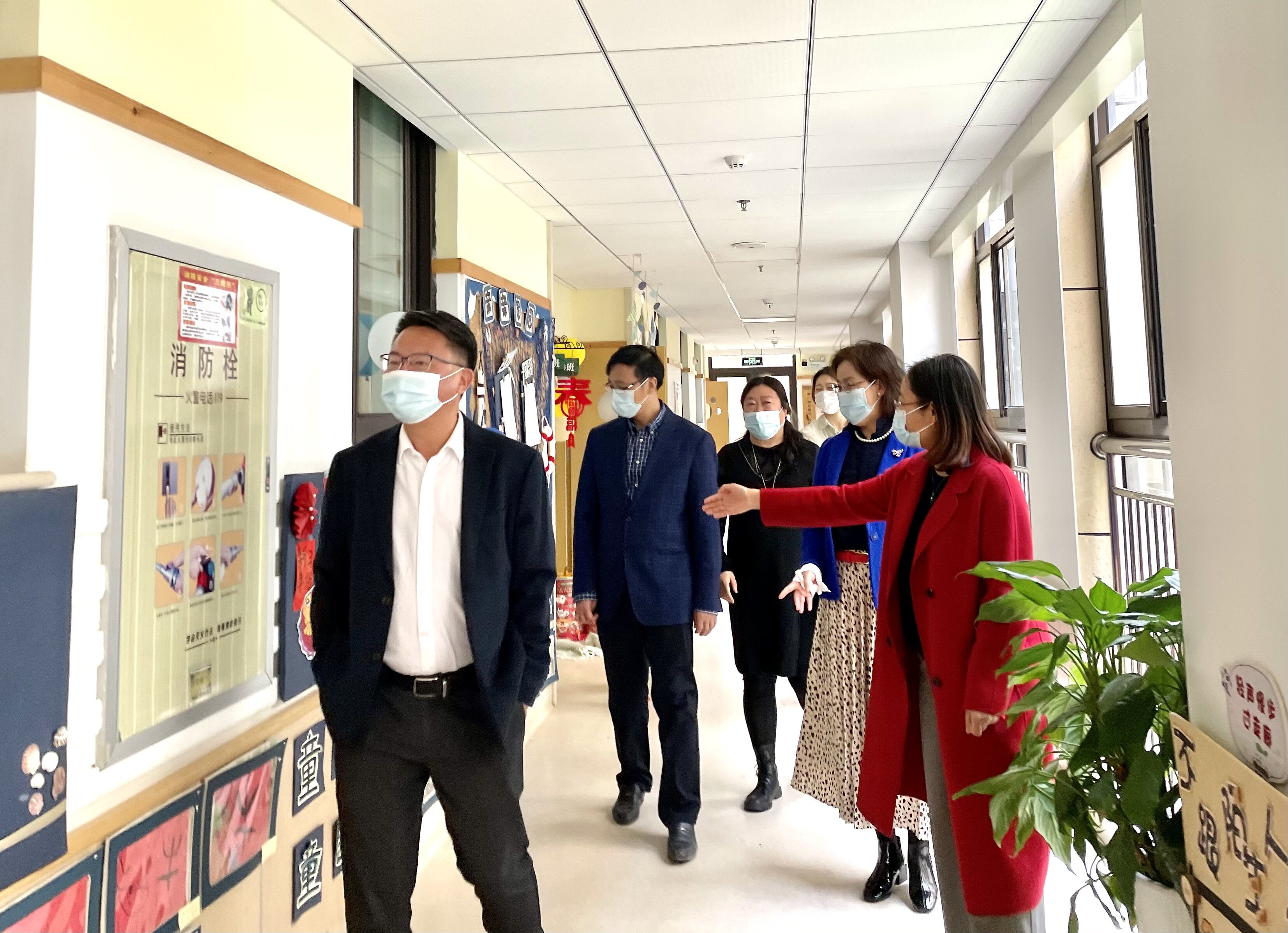 2021.2.24 王婷 开学迎检 严把关促成长_html_m208fb895.jpg