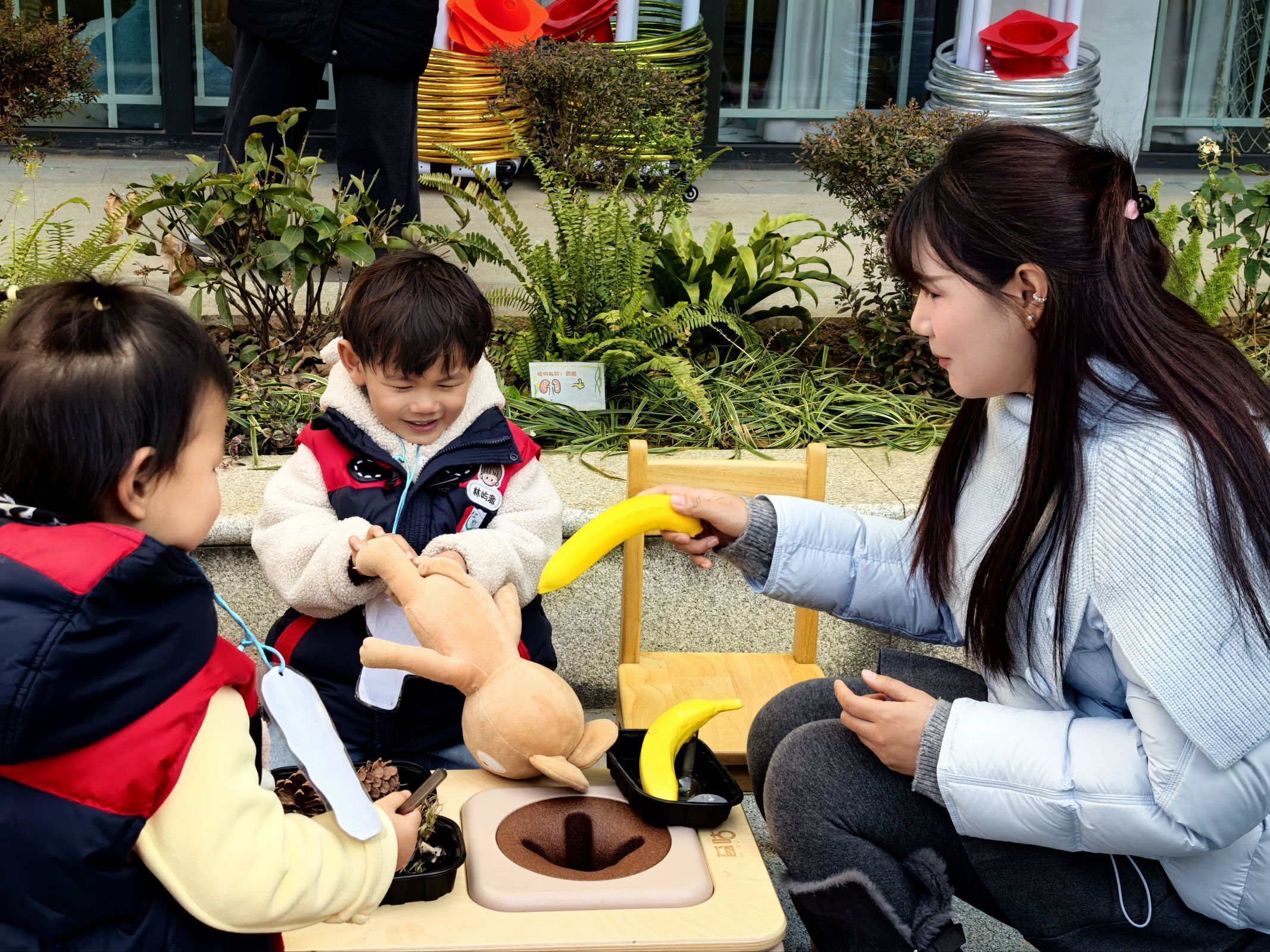 定稿【生命迈幼·教学动态】以爱为桥 见证绽放——记迈幼嘉誉山分园家长半日开放活动_html_ma58ce20.jpg
